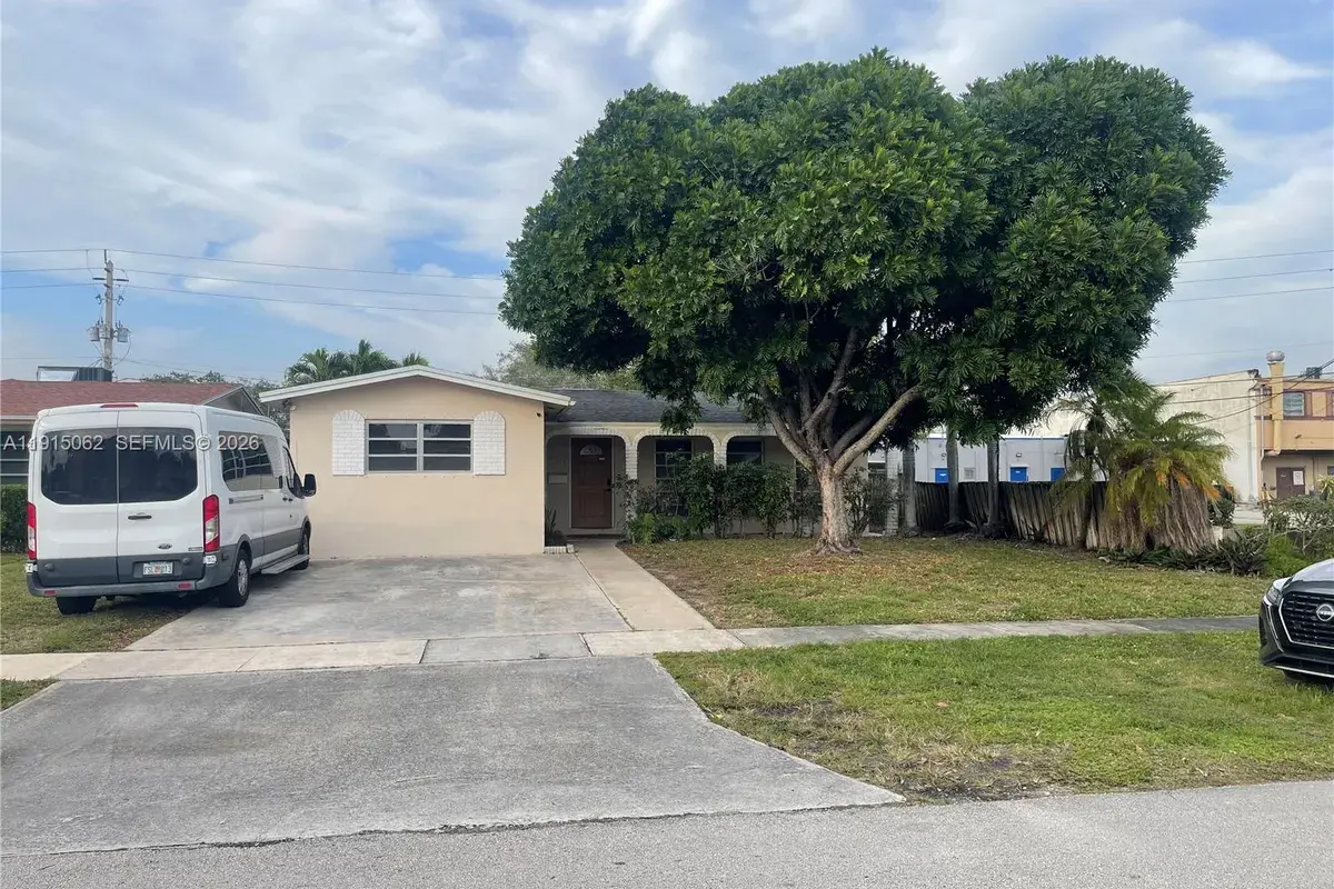 4315 Harrison St, Hollywood FL 33021