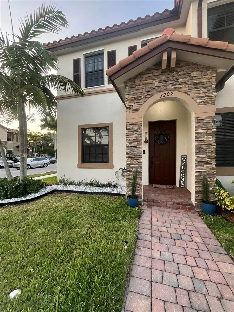 2 bedroom 2 bath Residential for sale at 3209 SE 4th Ct, Homestead FL 33033