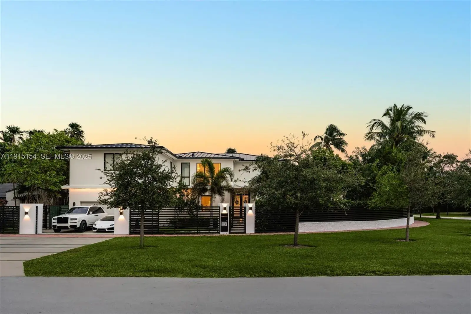 795 Lakeview Dr, Miami Beach FL 33140