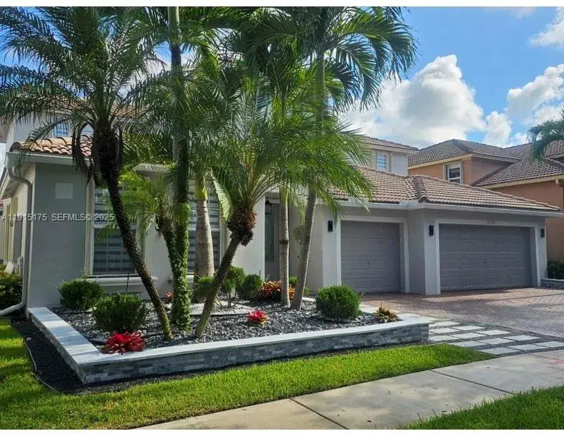 19179 S Gardenia Ave, Weston FL 33332