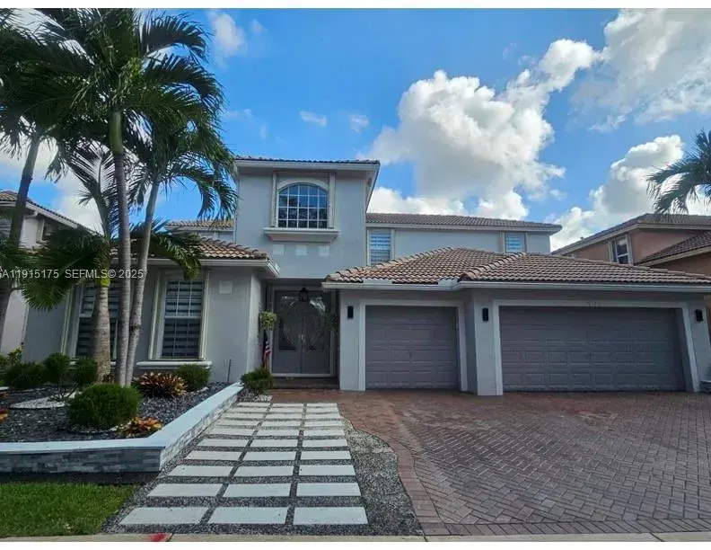 19179 S Gardenia Ave, Weston FL 33332