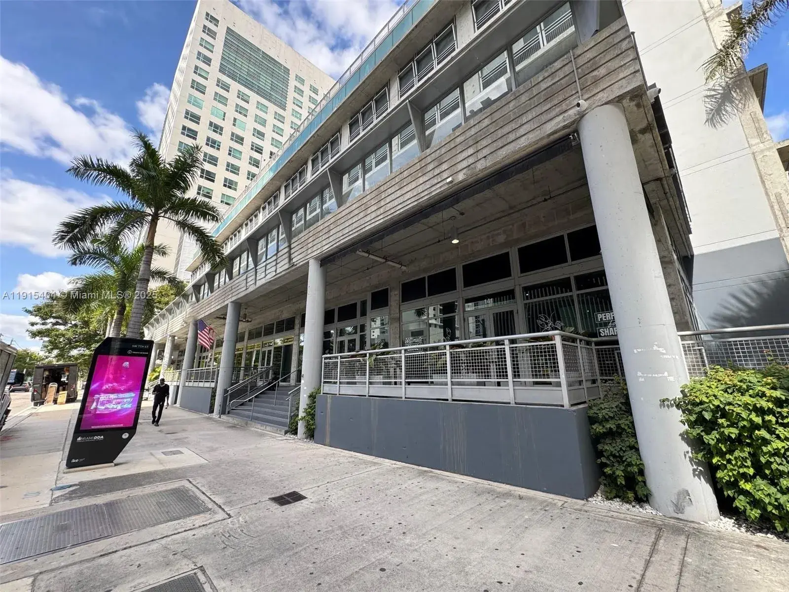 169 SW 7th St # D, Miami FL 33130