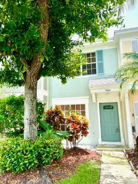 2 bedroom 2 bath Residential for sale at 7886 Dixie Beach Cir # 7886, Tamarac FL 33321