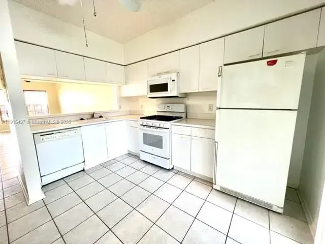 7886 Dixie Beach Cir # 7886, Tamarac FL 33321