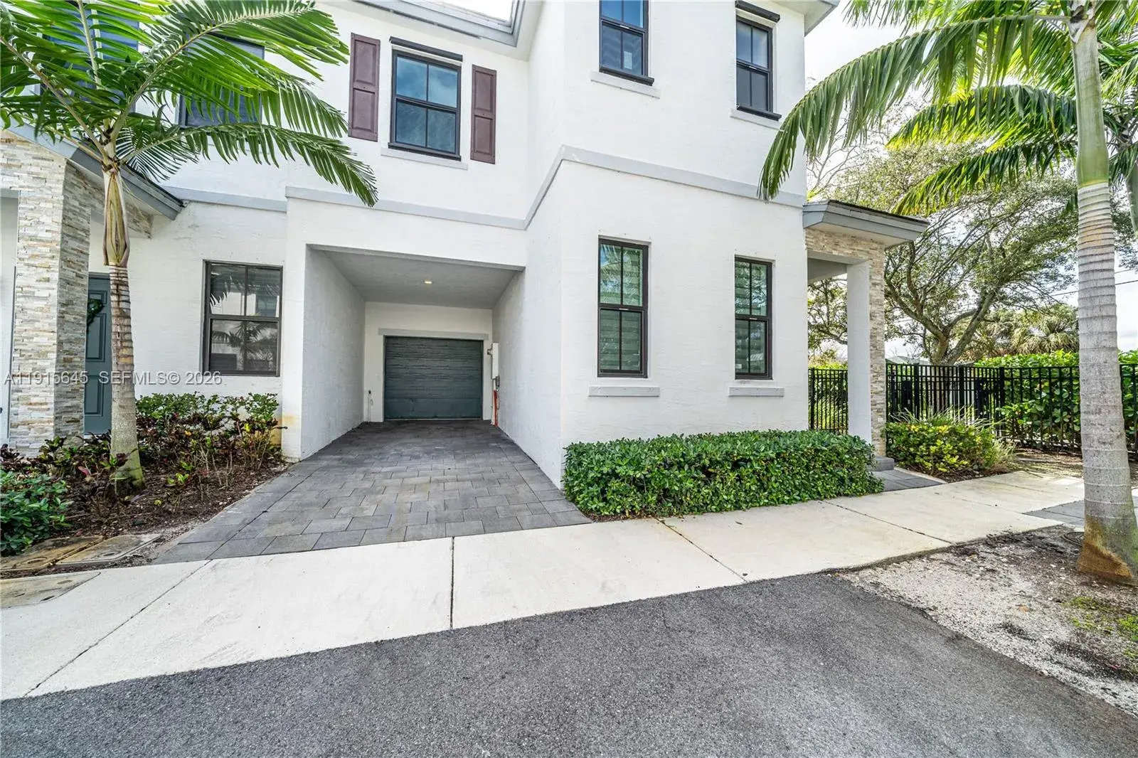 1928 SW 5th Blvd, Fort Lauderdale FL 33312