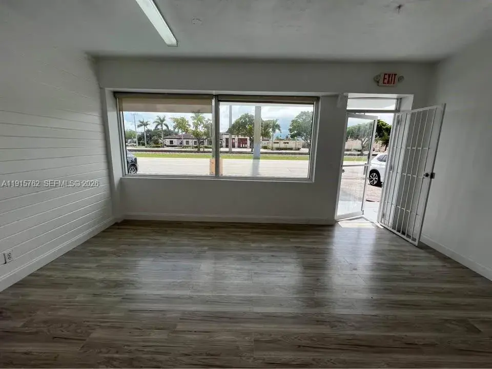 1812 N Dixie Hwy, Hollywood FL 33020