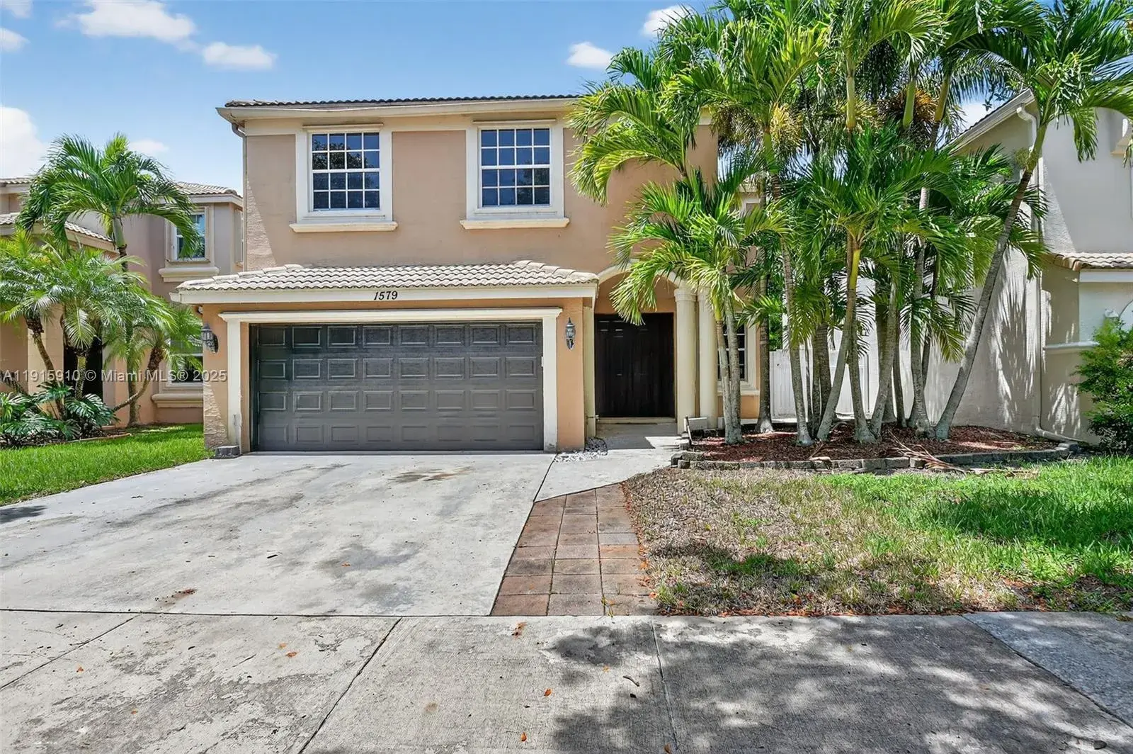 5 bedroom 2 bath Residential for sale at 1579 Briar Oak Dr, Royal Palm Beach FL 33411