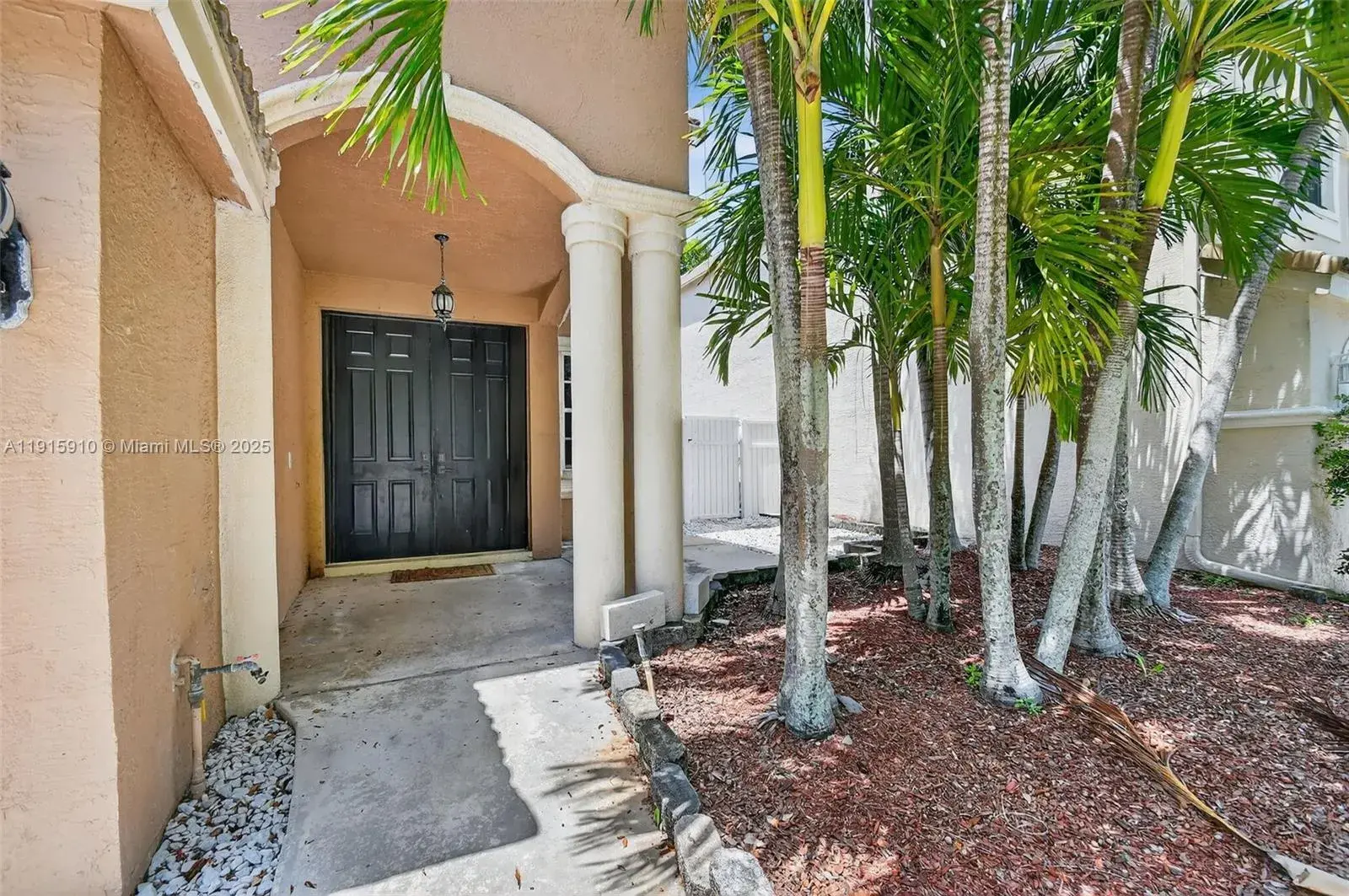 1579 Briar Oak Dr, Royal Palm Beach FL 33411