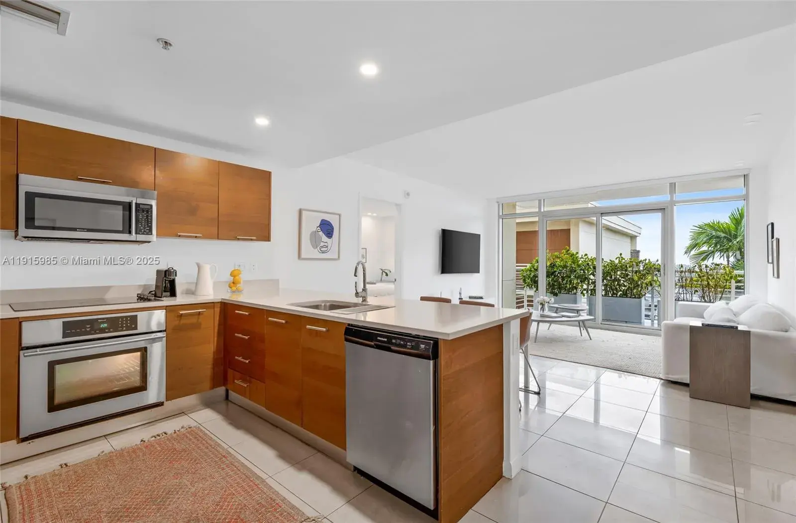 2 bedroom 2 bath Residential for sale at 3250 NE 1st Ave # 605, Miami FL 33137