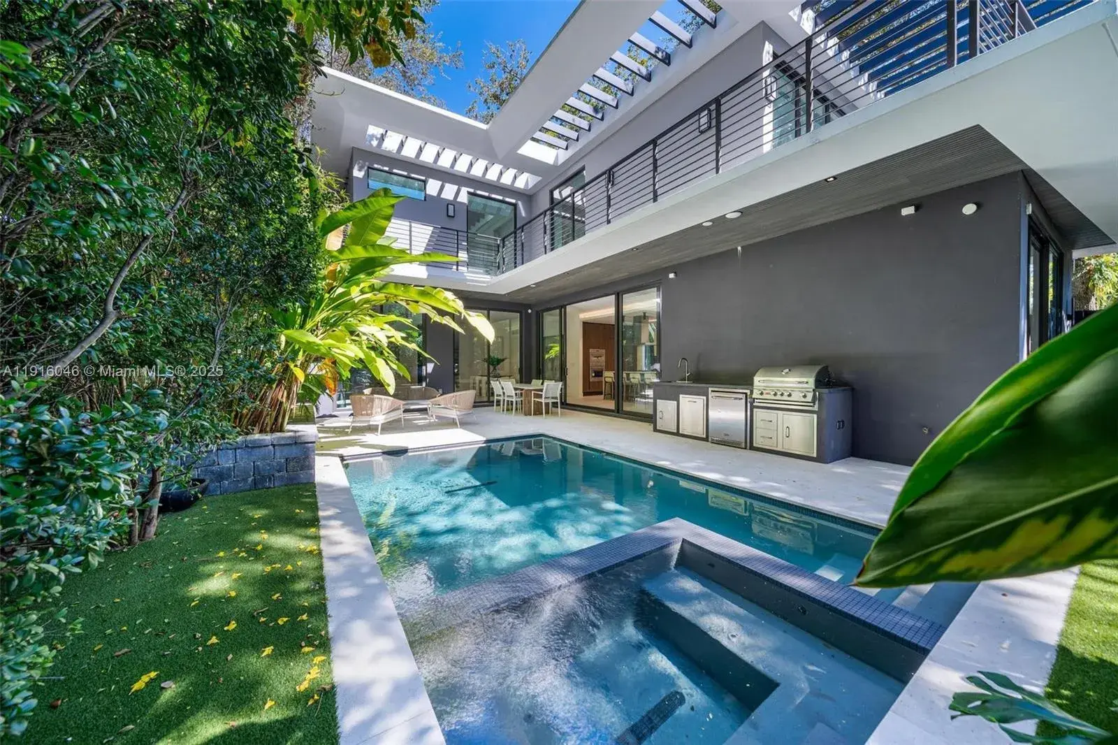 5 bedroom 5 bath for sale at 3670 Avocado Ave, Miami FL 33133