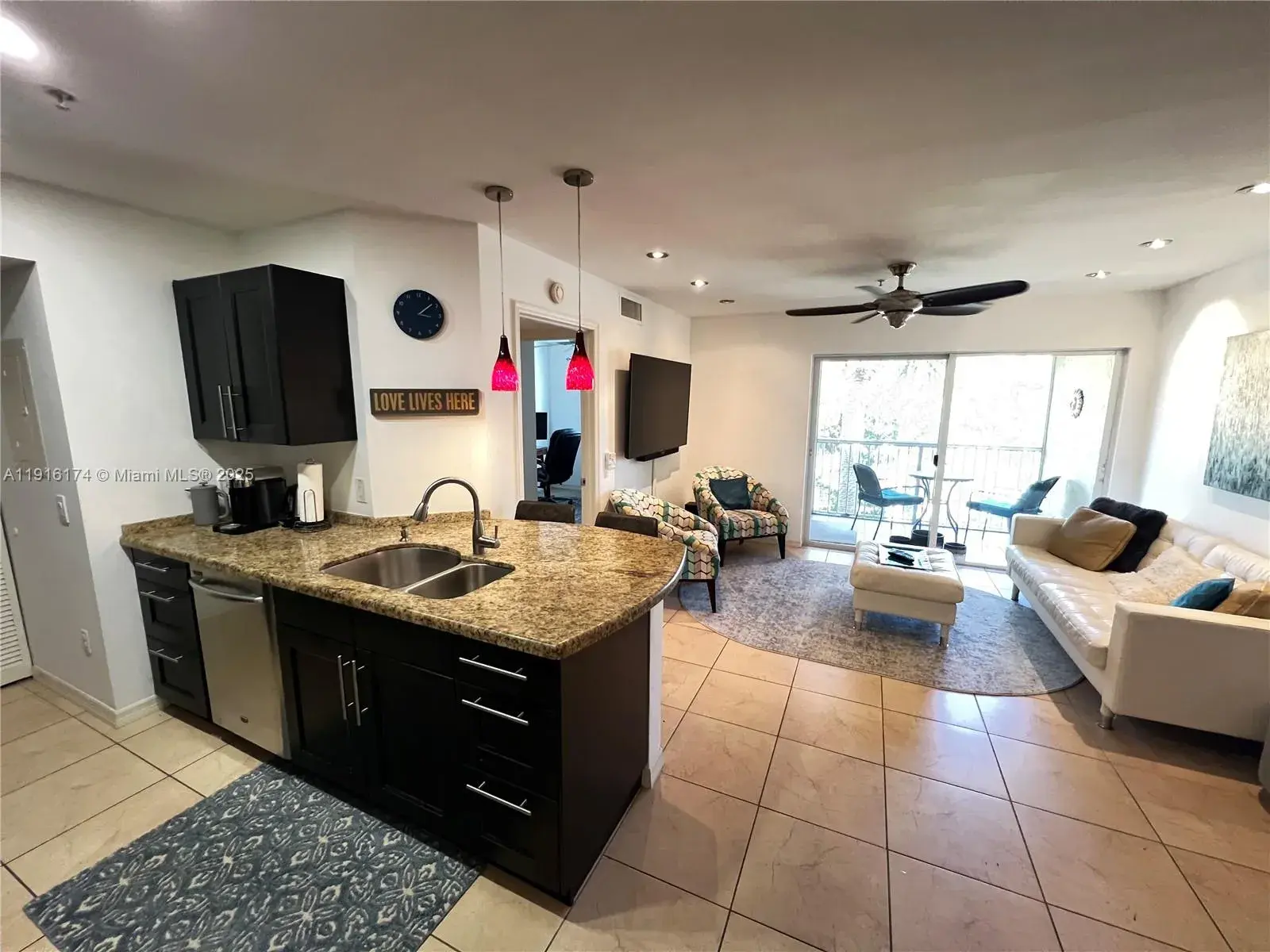460 S Park Rd # 303, Hollywood FL 33021
