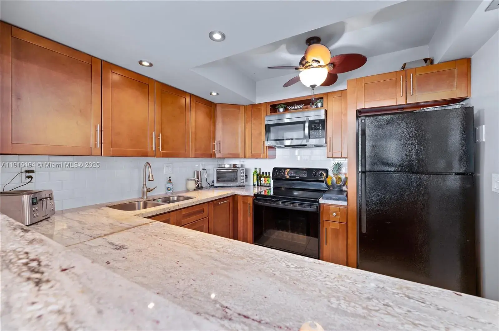 3180 S Ocean Dr # 618, Hallandale Beach FL 33009