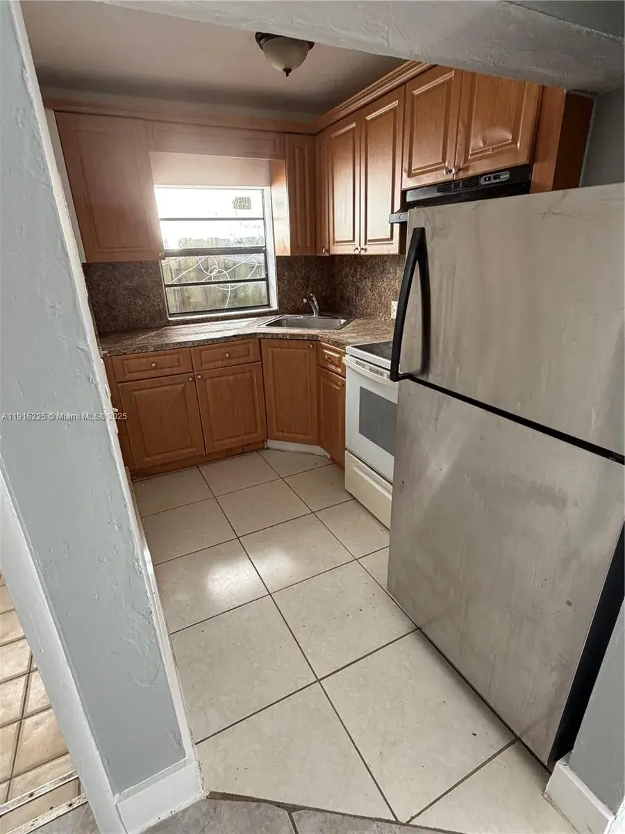 2 bedroom 1 bath Residential Lease for rent at 626 NW 10th Ter # 3, Fort Lauderdale FL 33311