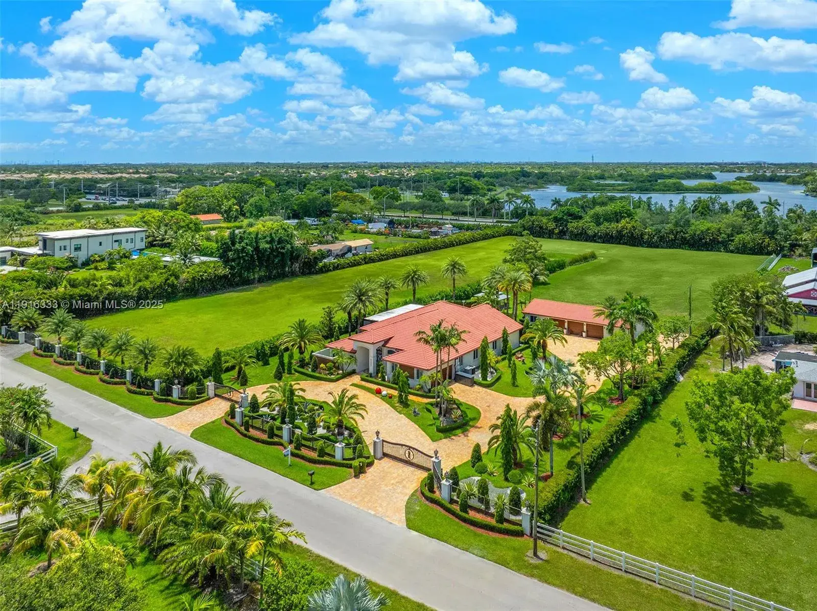 17490 SW 70th Pl, Southwest Ranches FL 33331