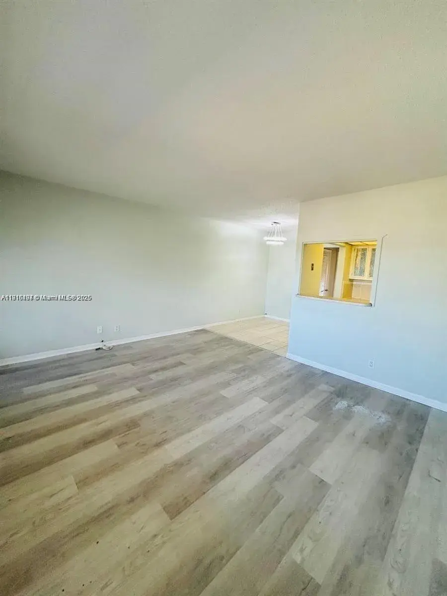 119 Salisbury, West Palm Beach FL 33417