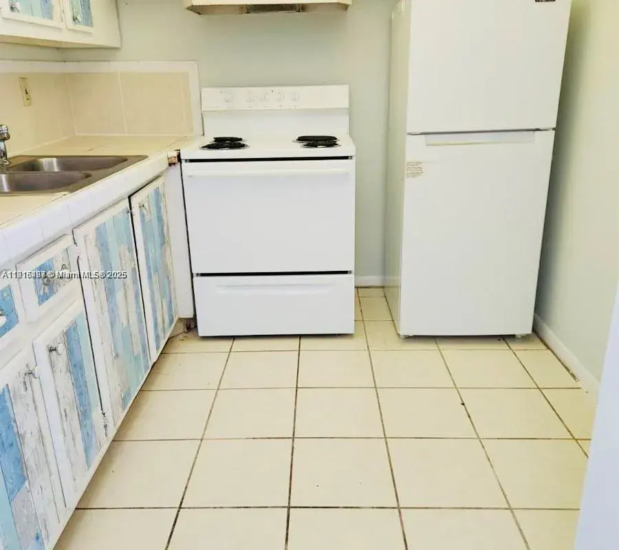119 Salisbury, West Palm Beach FL 33417