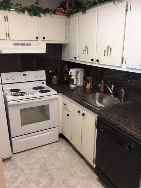 79 Sussex # D, West Palm Beach FL 33417