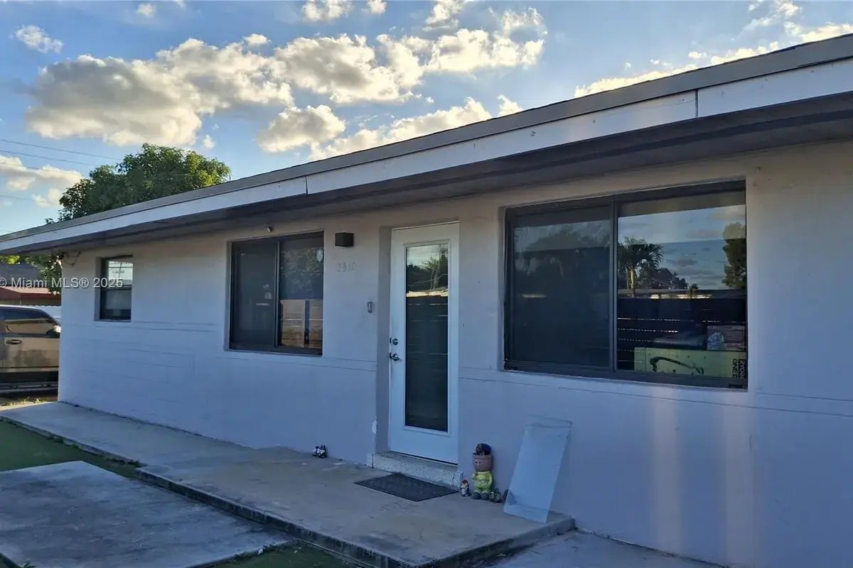 3510 NW 33rd Ave, Miami FL 33142