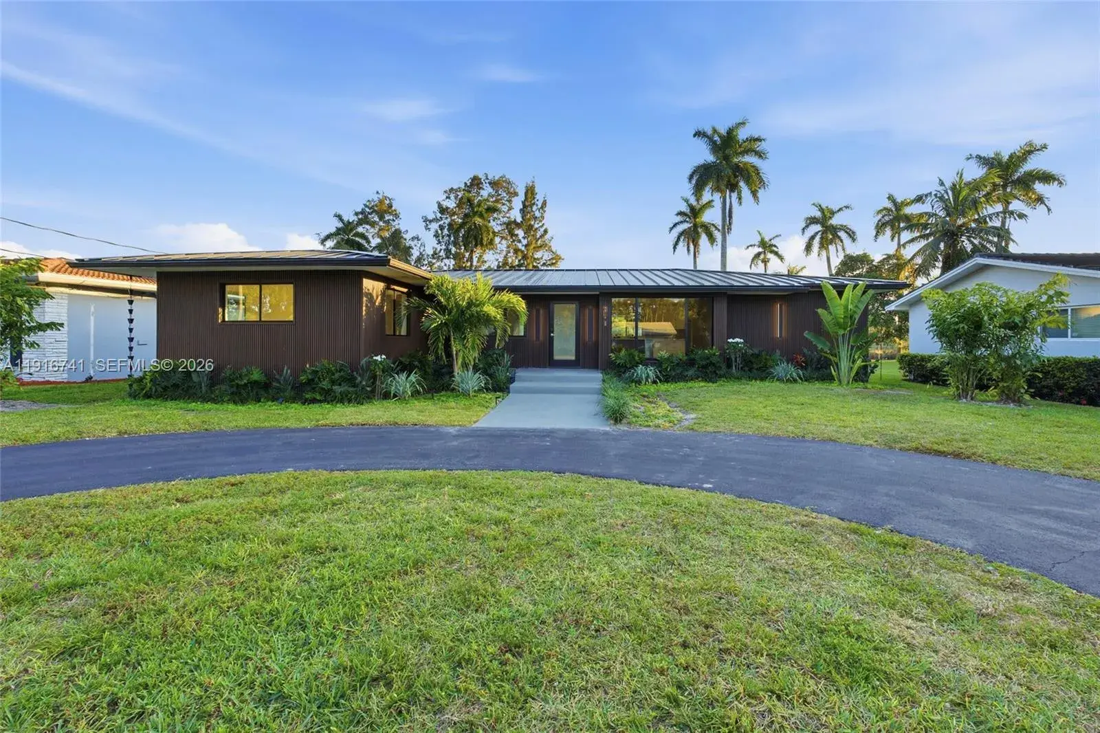 360 NW 87th St, El Portal FL 33150