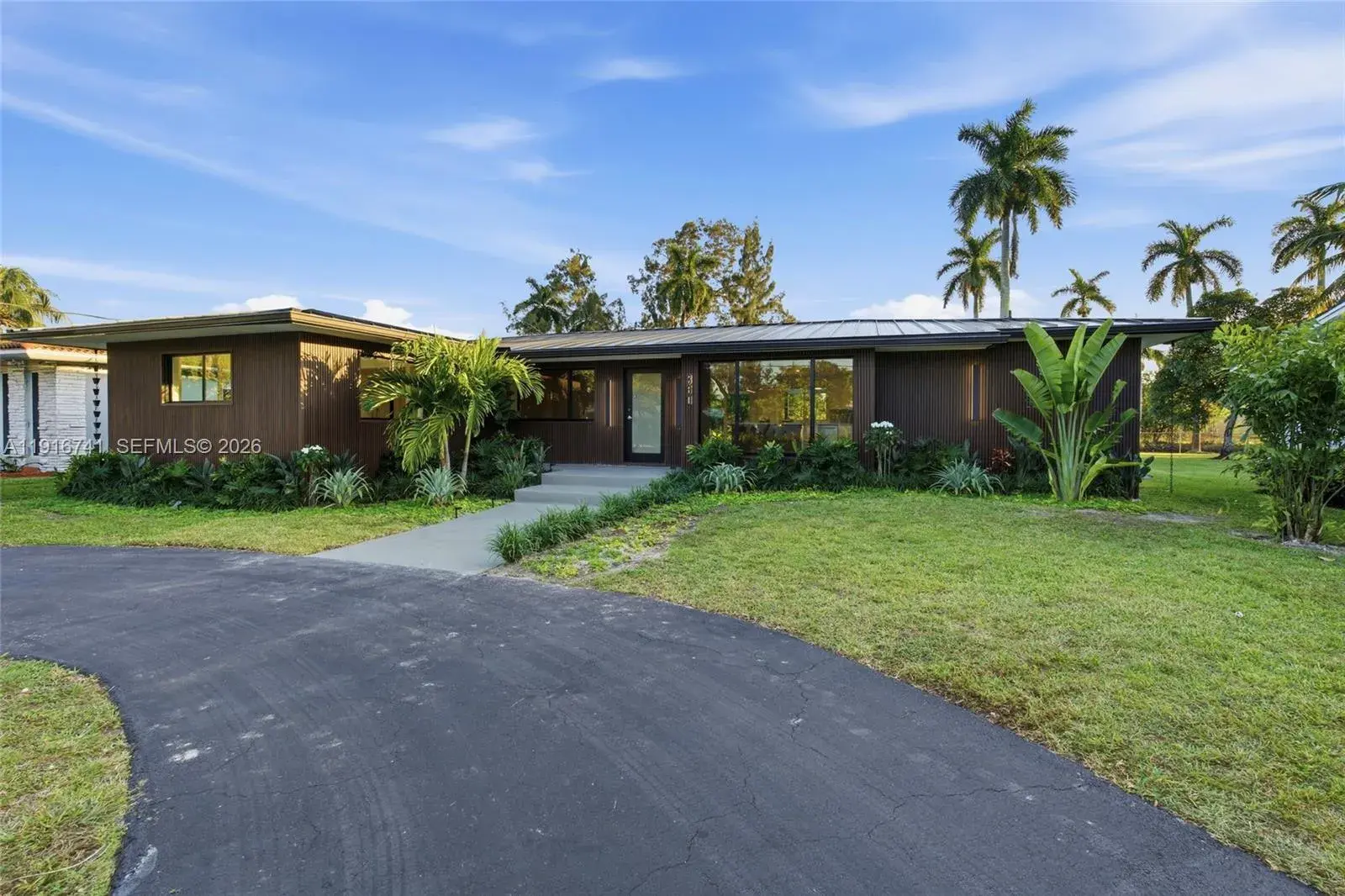 360 NW 87th St, El Portal FL 33150