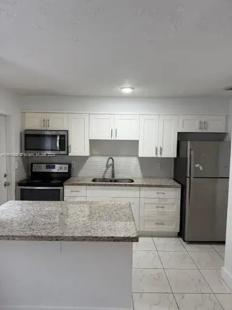 2 bedroom 2 bath Residential Lease for rent at 1831 Jefferson St # 1, Hollywood FL 33020