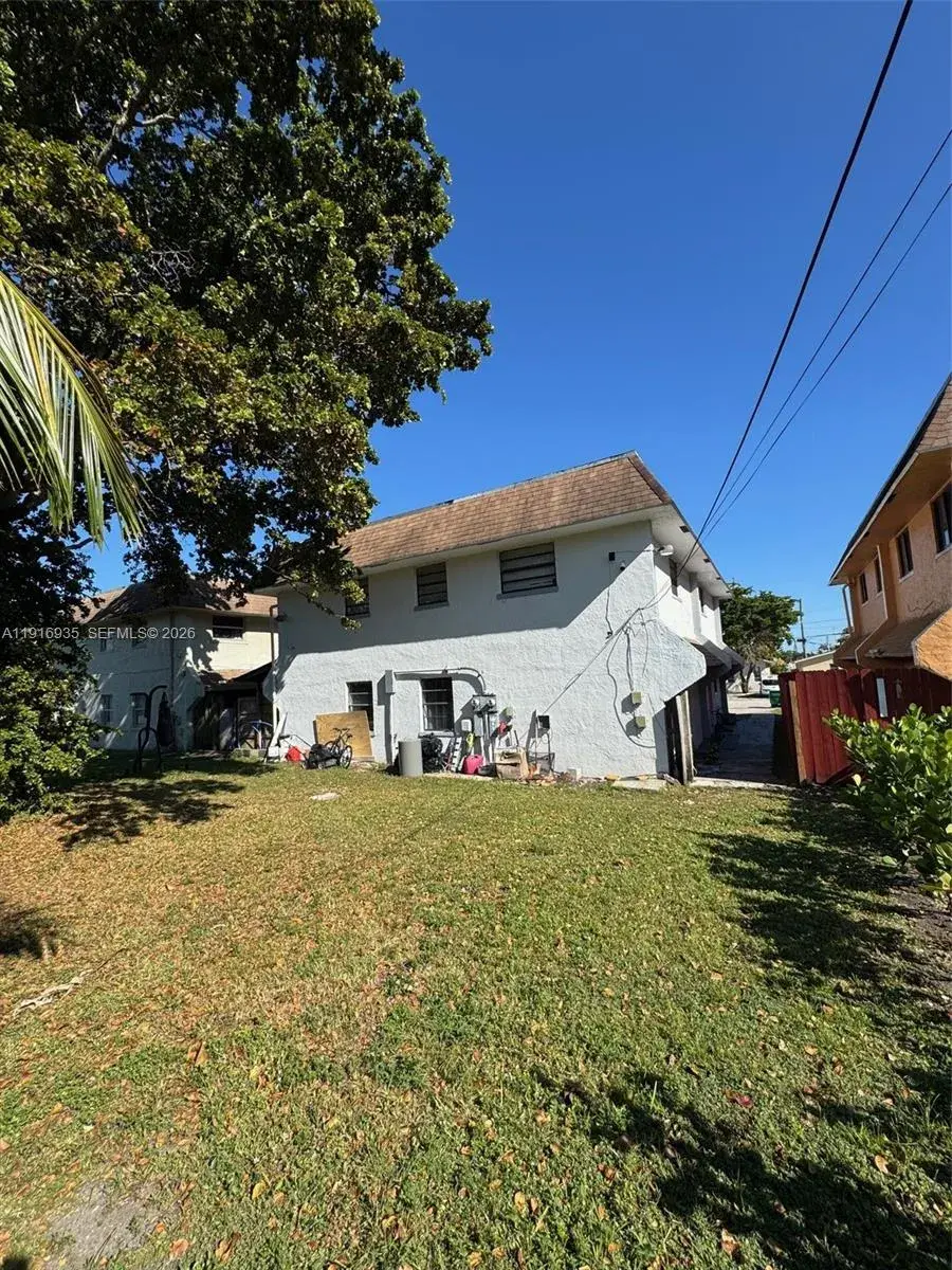 1741 SW 40th Ter, Fort Lauderdale FL 33317