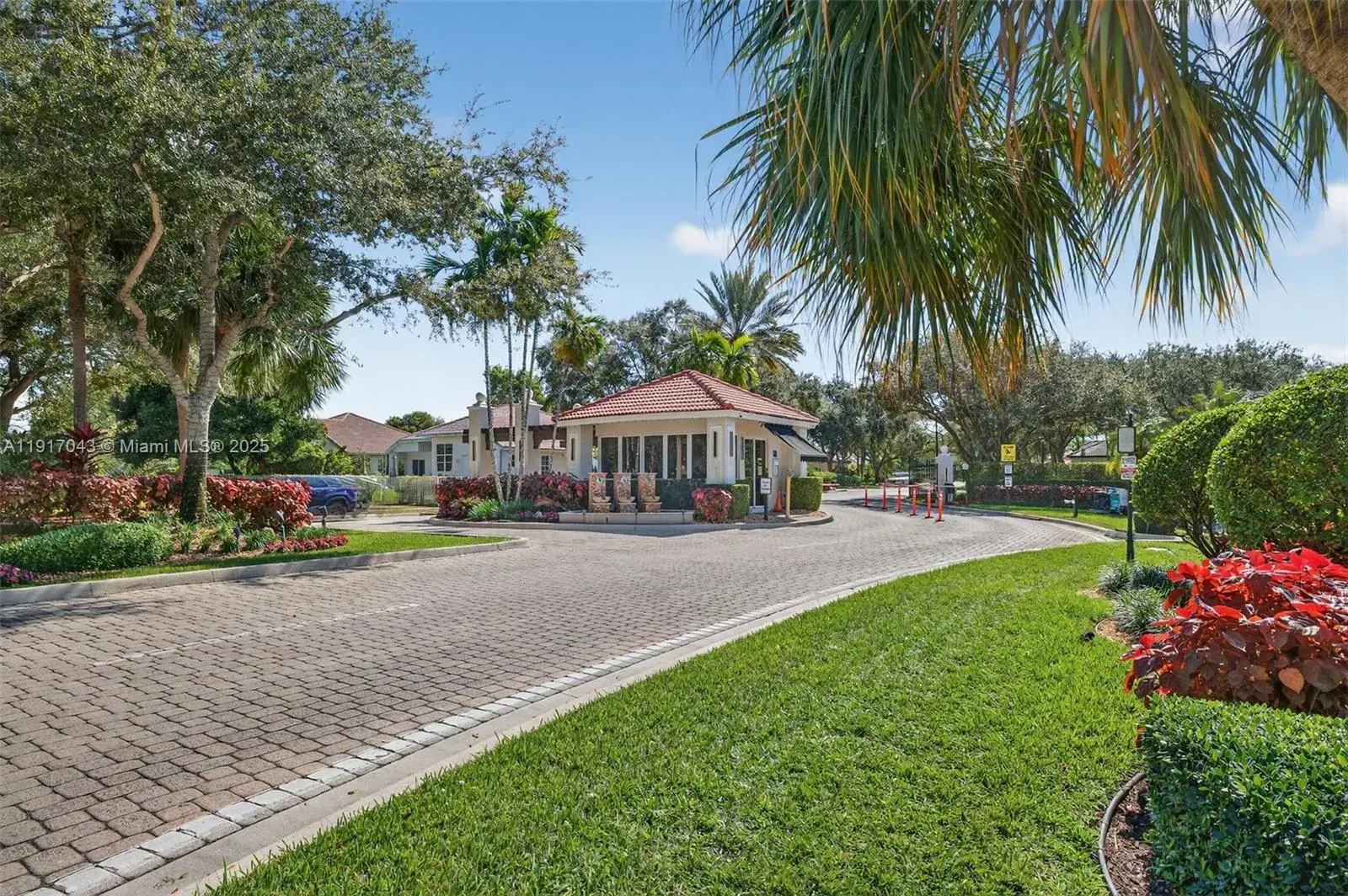 5 bedroom 4 bath Residential for sale at 4123 W Lake Estates Dr, Davie FL 33328