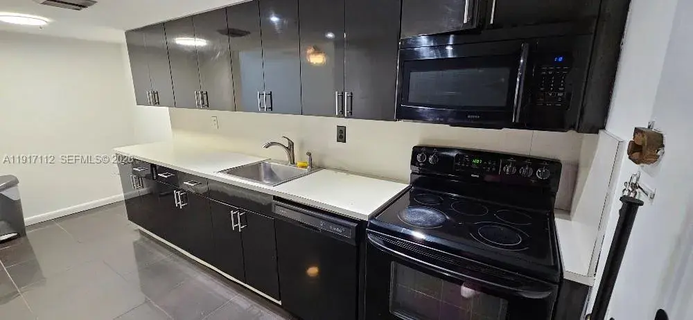 18021 Biscayne Blvd # 402, Aventura FL 33160