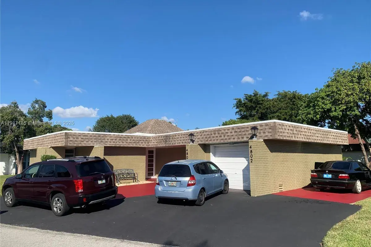 4802 Bayberry Ln, Tamarac FL 33319