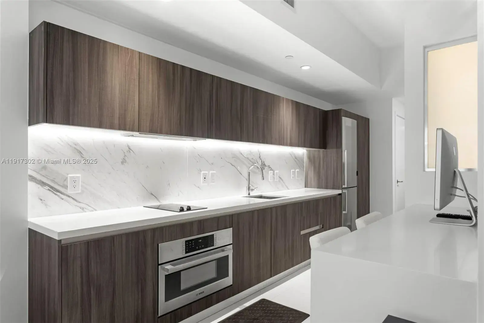 851 NE 1st Ave # 300, Miami FL 33132