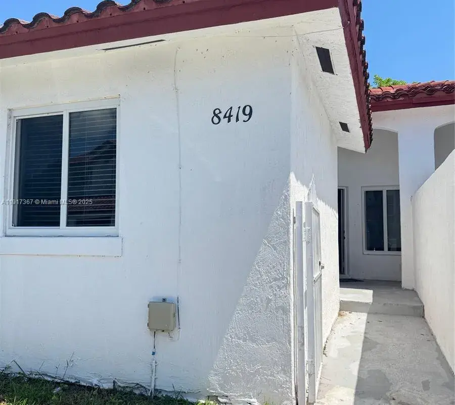 8419 SW 209th St, Cutler Bay FL 33189