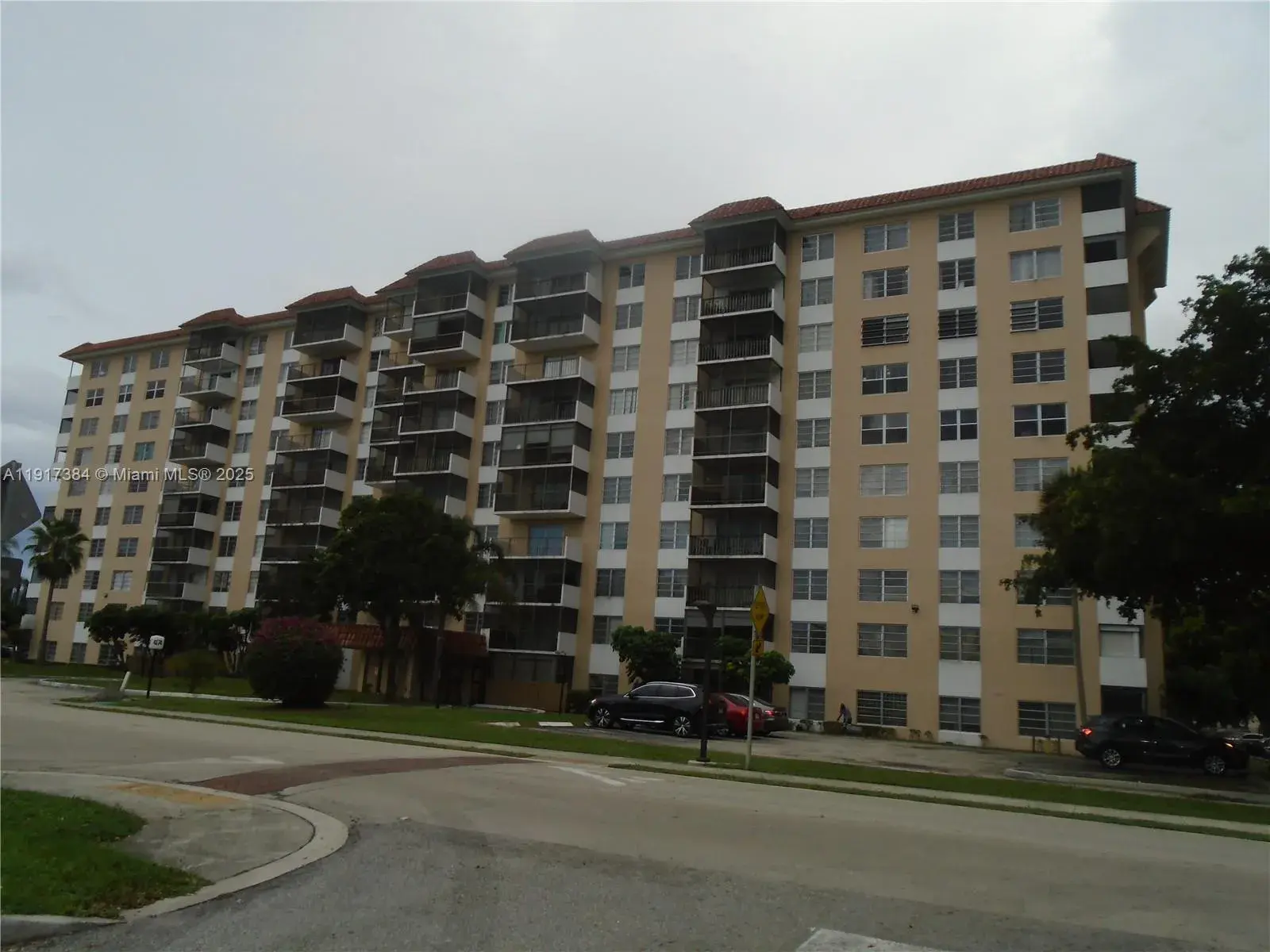 4174 INVERRARY DR # 303, Lauderhill FL 33319