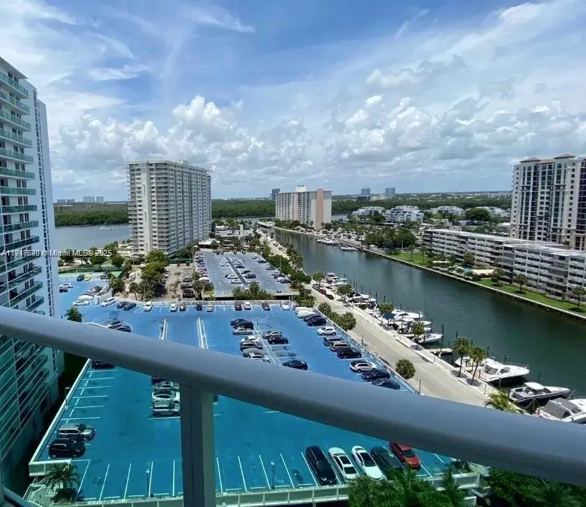 100 Bayview Dr # 903, Sunny Isles Beach FL 33160