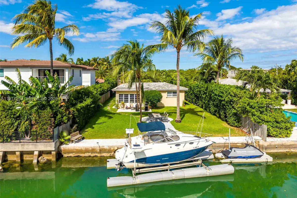 700 S Shore Dr, Miami Beach FL 33141