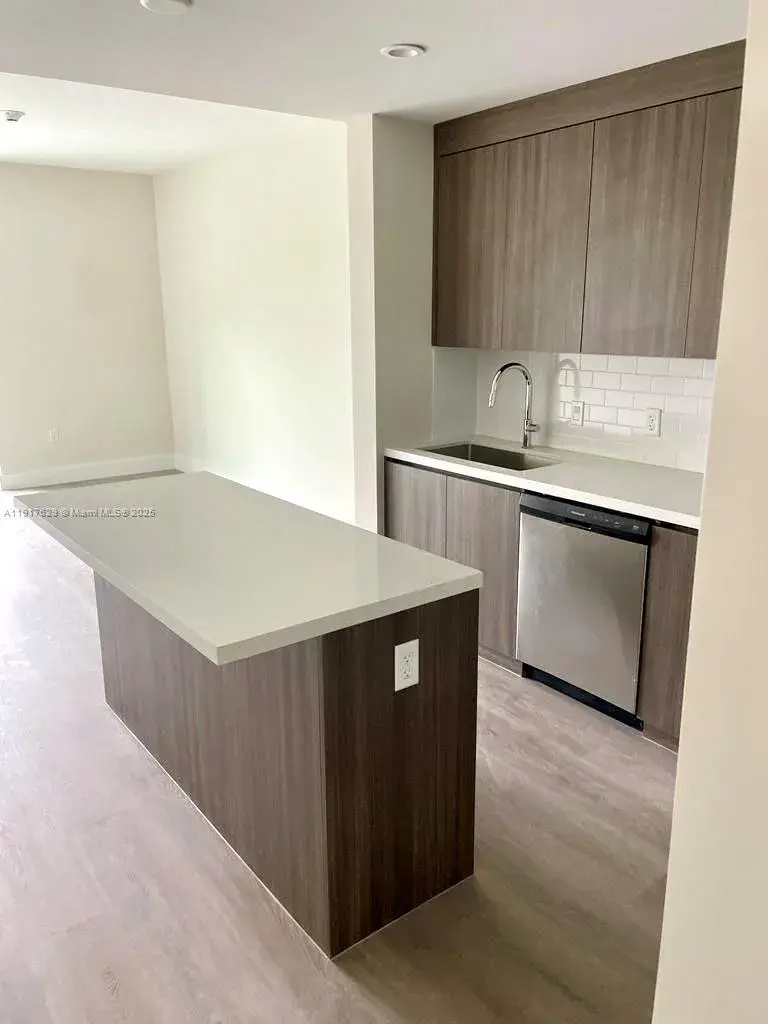 1938 Jackson St # 403, Hollywood FL 33020