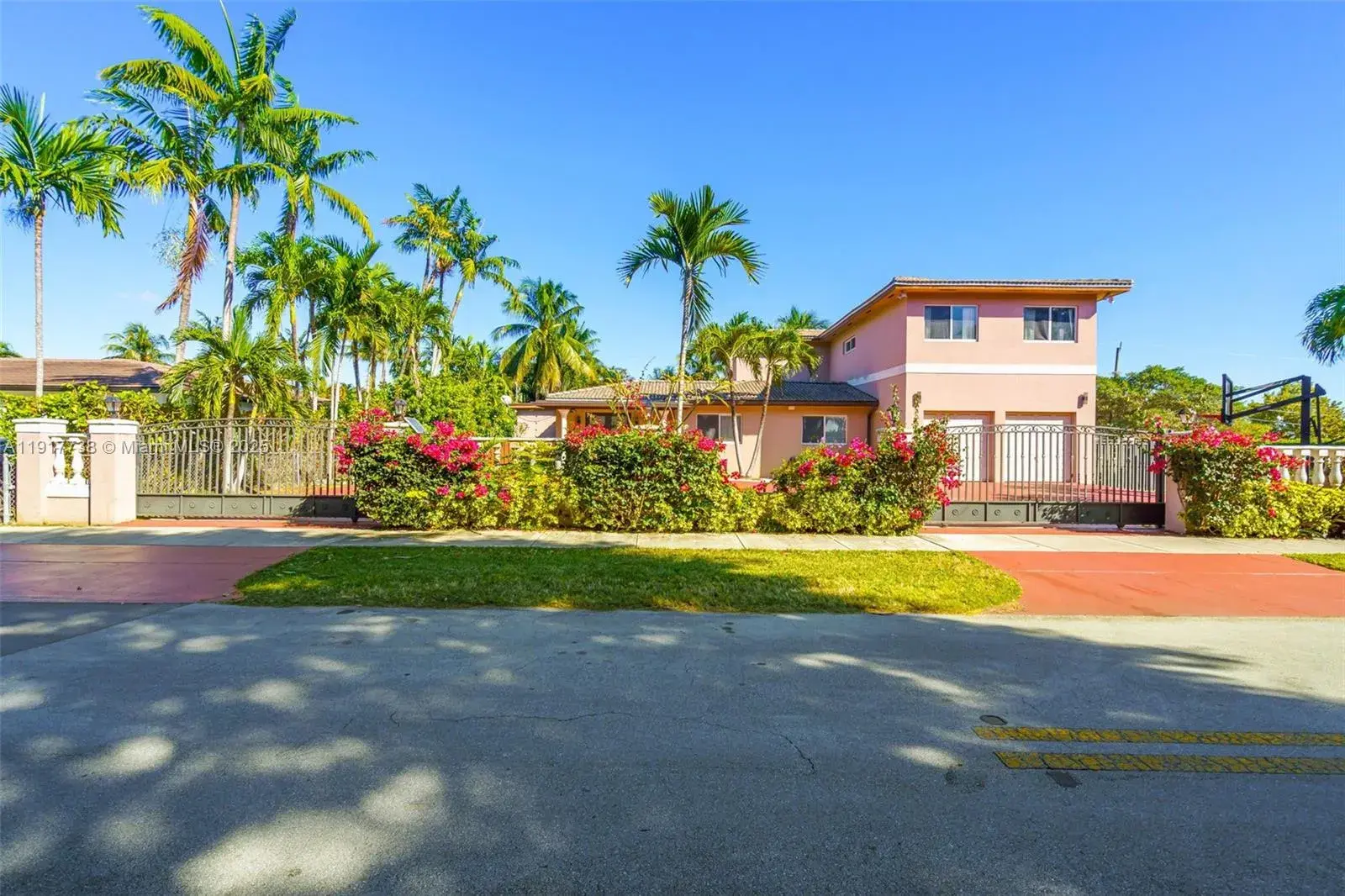 6 bedroom 4 bath Residential for sale at 3135 SW 80th Ave, Miami FL 33155
