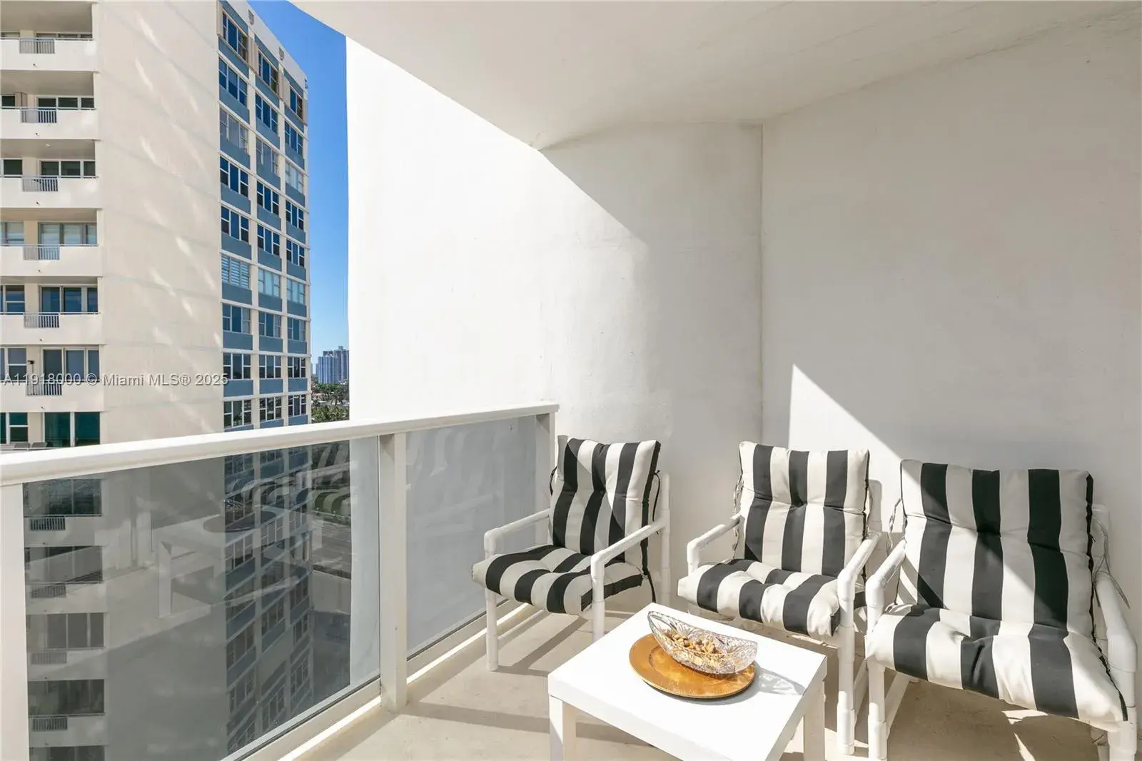 3140 S Ocean Dr # 901, Hallandale Beach FL 33009