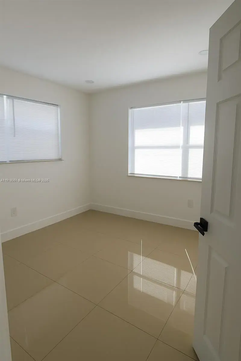 724 NW 3rd Ct # 2, Hallandale Beach FL 33009