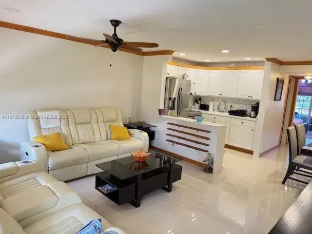 1 bedroom 1 bath Residential for sale at 32 Bedford B # 32, West Palm Beach FL 33417