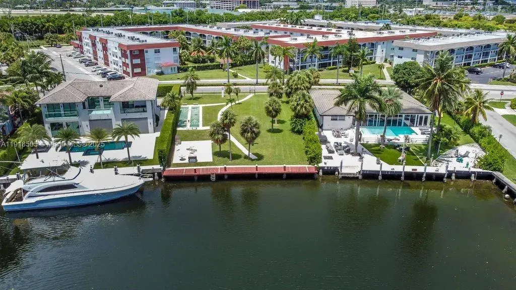 2 bedroom 2 bath Residential for sale at 580 Egret Dr # 124, Hallandale Beach FL 33009