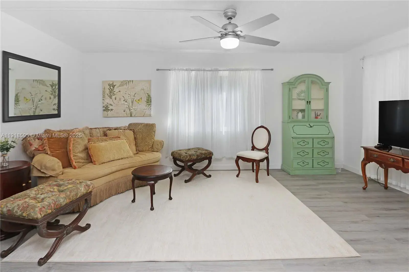 580 Egret Dr # 124, Hallandale Beach FL 33009