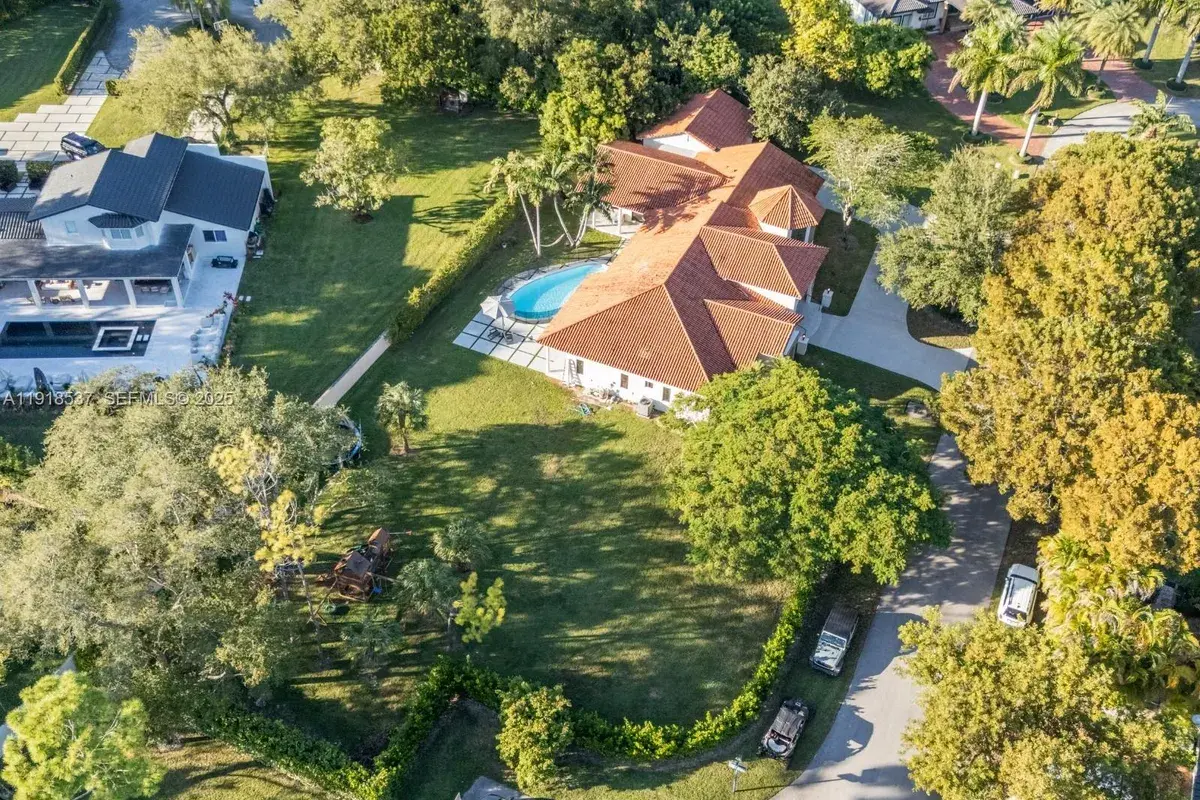 18326 SW 83rd Pl, Palmetto Bay FL 33157