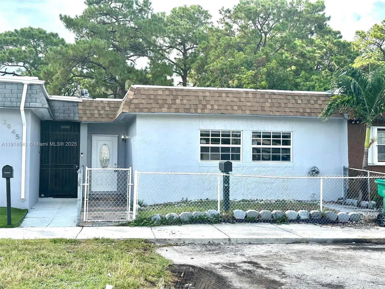 3 bedroom 2 bath Residential for sale at 3947 NW 207th St Rd, Miami Gardens FL 33055