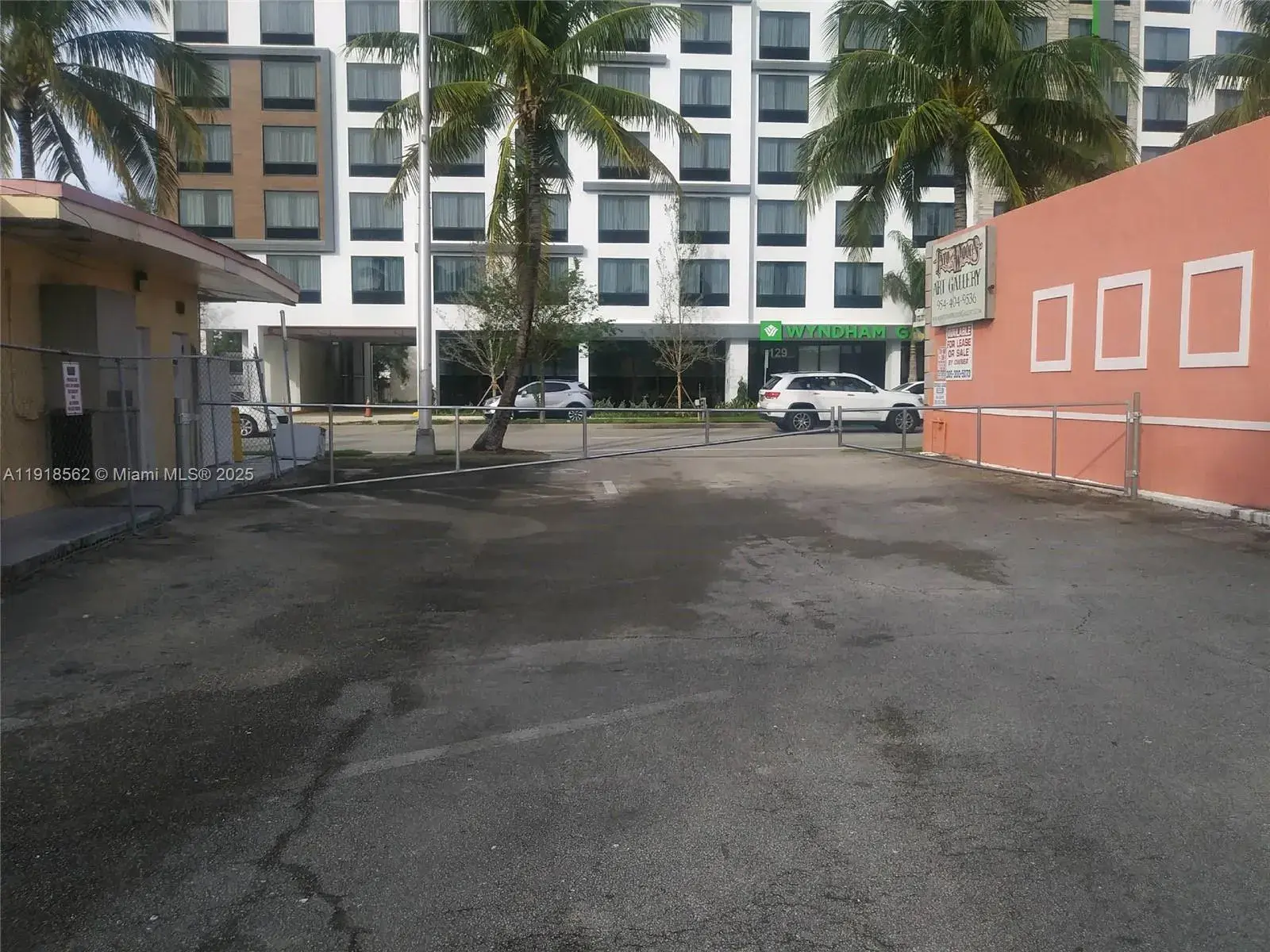 138 N Federal Hwy, Dania Beach FL 33004