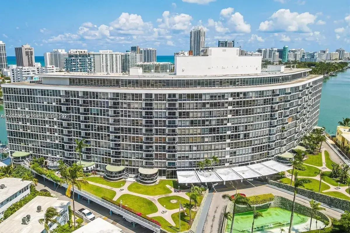900 Bay Dr # 211, Miami Beach FL 33141