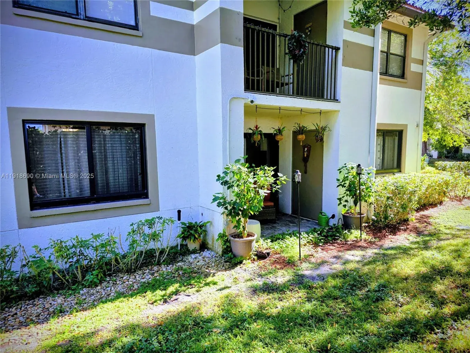 3 bedroom 2 bath Residential for sale at 570 S Park Rd # 6, Hollywood FL 33021