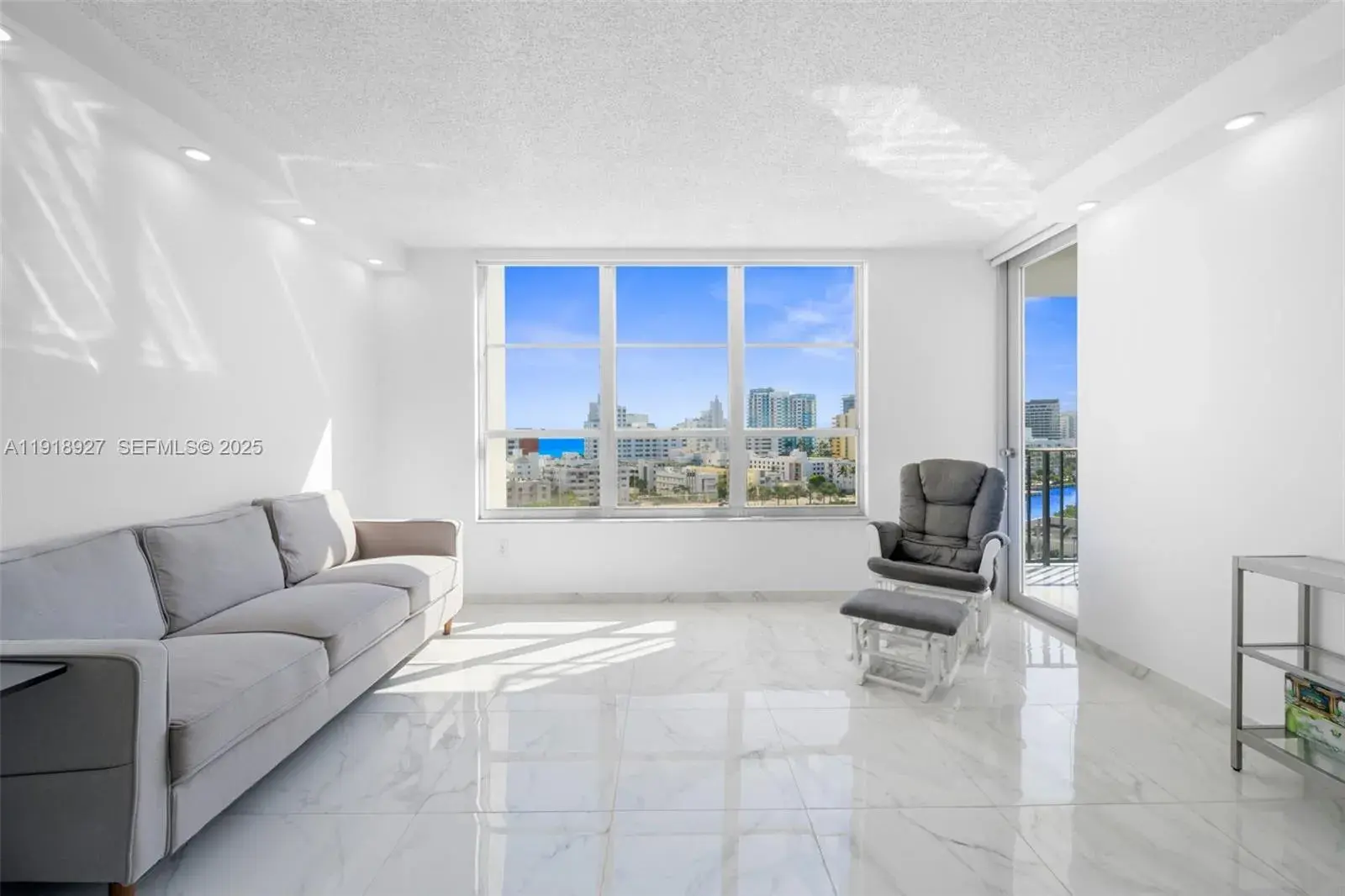 1 bedroom 1 bath Residential for sale at 4101 Pine Tree Dr # 919, Miami Beach FL 33140