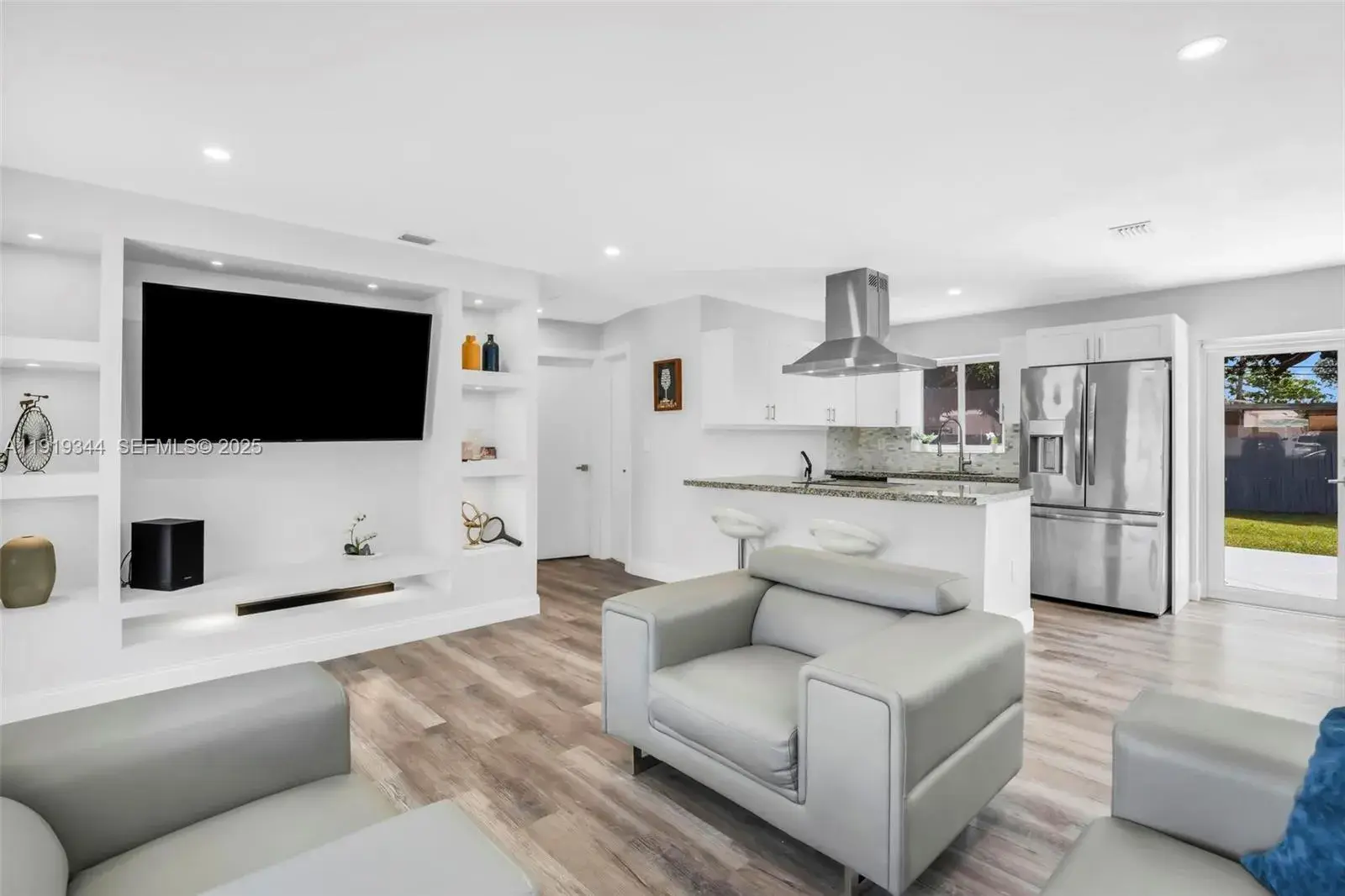 3 bedroom 2 bath Residential for sale at 330 N 70th Ave, Hollywood FL 33024