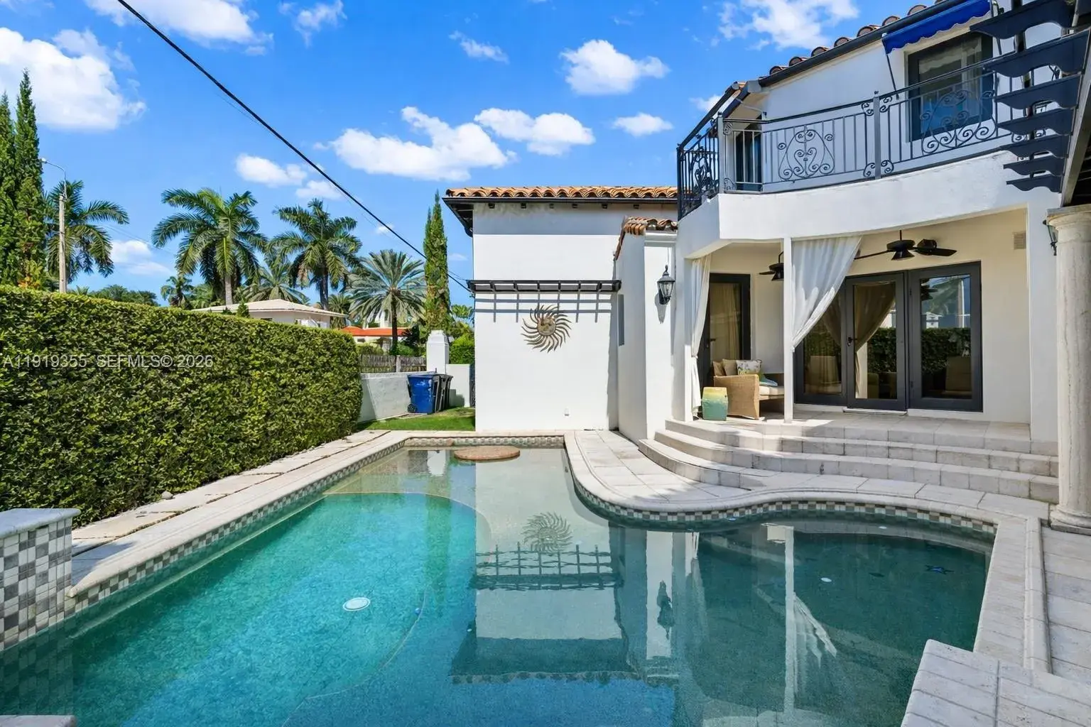 5860 Pine Tree Dr, Miami Beach FL 33140