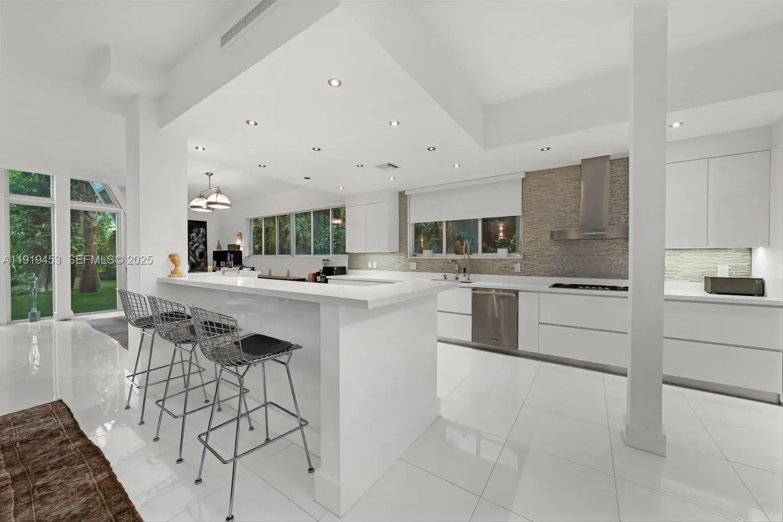 3861 Kumquat Ave, Miami FL 33133